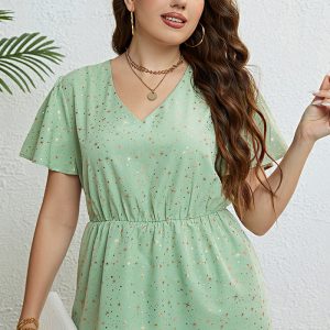 This Summer Plus Size Women v-Neck Light Green Slim Waist Slim Fit Top Made Of Comfortable And Elastic Fabric. It Is Wholesale Sexy Plus Size Tops For Women. With The Gradual Rise Of Feminist Awareness