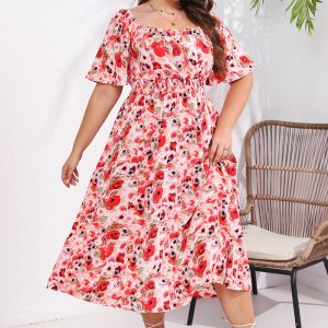 This Summer Plus Size Women's Square Neck Short Sleeve Casual Trendy Floral Dress Made Of Soft And Elastic Fabric. Global Lover Wholesale Plus Size Dresses And Hope Curvy Ladies Find Here a Warm And Exciting Place To Shop Affordable Curvy Dresses Online - Plus Size Casual