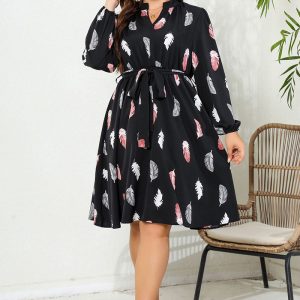 This v-Neck Printed Long Sleeve Slim Waist Plus Size Women's Dress Made Of Soft And Elastic Fabric. Global Lover Wholesale Plus Size Dresses And Hope Curvy Ladies Find Here a Warm And Exciting Place To Shop Affordable Curvy Dresses Online - Plus Size Casual