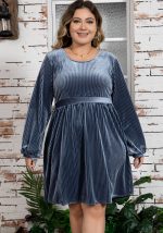 This Winter Round Neck Slim Waist Plus Size Women's Dress Made Of Soft And Elastic Fabric. Global Lover Wholesale Plus Size Dresses And Hope Curvy Ladies Find Here a Warm And Exciting Place To Shop Affordable Curvy Dresses Online - Plus Size Casual