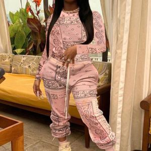 This Winter Women's Printed Long Sleeve Plus Size Two-Piece Pants Set Design And Made Of Comfortable And Elastic Fabric. Wholesale Plus Size Two Piece Sets Is a Must-Have Item For Curvy Ladies. Two Piece Sets Can Either Be Worn Together Or Individually