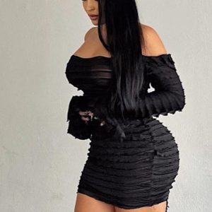 Questo donne autunno solido off spalla manica lunga Bodycon Dress Design fatto di alta qualità Polyster e materiale Spandex. E 'venuto con buon tratto e indossare confortevole e sentirsi liberi. Il vestito stretto e aderente è l'opzione più popolare dalle ragazze di partito. Acquista Abiti Bodycon da Global Lover e trova incredibili paillettes di design.