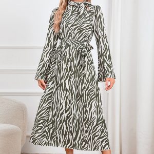 This Women Bell Bottom Sleeve Stand Collar Leopard Dress Design Made Of High Quality Polyster And Spandex Material. It Come With Good Stretch And Wearing Comfortable. Women¡¯s Midi Dresses Is Omnipotent And Suit For All Kinds Of Occasions - Daily Wear