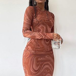 Diese Frauen Herbst lange Ärmel gedruckt Rundhalsausschnitt Maxi Kleid Design aus hochwertigem Polyster und Spandex Material. Es kommen mit guten Stretch und tragen bequem. Frauen Midi-Kleider ist allmächtig und Anzug für alle Arten von Anlässen - Daily Wear