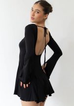 This Women Sexy Backless Round Neck Long Sleeve Dress Design Made Of High Quality Polyster And Spandex Material. It Is Stretchy