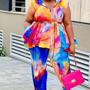 This Women Sexy Printed Hooded Top And Pant Two-Piece Set Design And Made Of Comfortable And Elastic Fabric. Wholesale Plus Size Two Piece Sets Is a Must-Have Item For Curvy Ladies. Two Piece Sets Can Either Be Worn Together Or Individually