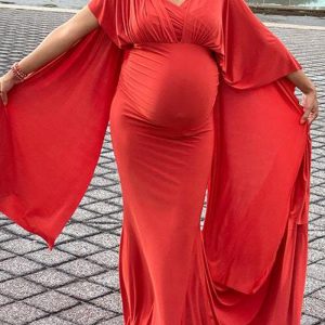 This Women Red V-neck Half Sleeves Floor-Length Maternity Dresses made of soft and comfortable material. It is a must-have item for pregnant women. Global Lover offer newest wholesale maternity dresses and hope pregnant ladies find here a warm and exciting place to shop affordable pregnant dresses - pregnant casual dresses