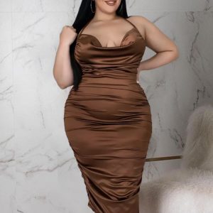 This Women Brown Modest Halter Sleeveless Solid Midi Pleated Plus Size Dresses made of soft and elastic fabric. Global Lover wholesale plus size dresses and hope curvy ladies find here a warm and exciting place to shop affordable curvy dresses online - plus size casual