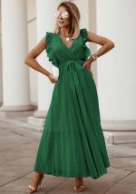 This Women Green V-neck Sleeveless Chiffon Belted Pleated Casual Dresses design made of high quality polyster and spandex material. It is stretchy