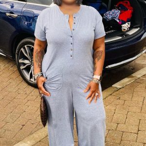 This Women Grey O-Neck Short Sleeves Loose Plus Size Jumpsuit design made of high quality polyster and spandex material. It is stretchy