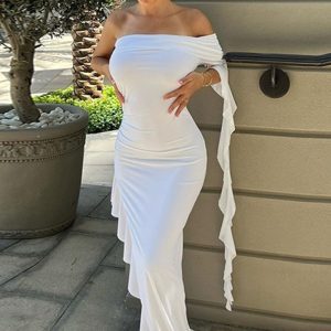 This Women Summer Off Shoulder Pleated Solid Dress Design Made Of High Quality Polyster And Spandex Material. It Is Stretchy