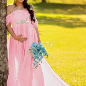 This Women Pink Off-the-shoulder Short Sleeves Lace Floor-Length Maternity Dresses made of soft and comfortable material. It is a must-have item for pregnant women. Global Lover offer newest wholesale maternity dresses and hope pregnant ladies find here a warm and exciting place to shop affordable pregnant dresses - pregnant casual dresses