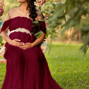 This Women Red Off-the-shoulder Short Sleeves Lace Floor-Length Maternity Dresses made of soft and comfortable material. It is a must-have item for pregnant women. Global Lover offer newest wholesale maternity dresses and hope pregnant ladies find here a warm and exciting place to shop affordable pregnant dresses - pregnant casual dresses