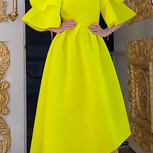 This Women Yellow Turtleneck Half Sleeves Cascading Ruffle Skater Dresses design made of high quality polyster and spandex material. Women¡¯s skater dresses suit for all shapes girls. Cheap skater dresses is a great buy at global lover. When you need other type of wholesale women¡¯s dresses