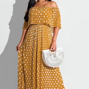 This Women Yellow Off-the-shoulder Short Sleeves Maxi Dresses design made of high quality polyster and spandex material