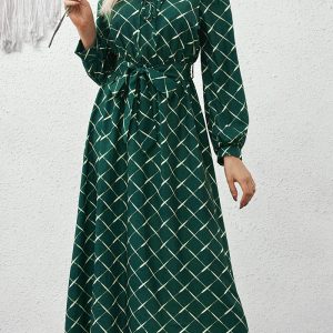 This Women Printed Long Sleeve Dress Design Made Of High Quality Polyster And Spandex Material. It Is Stretchy