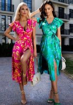 This Women Printed v-Neck Puff Sleeves Leaf Slit Dress Design Made Of High Quality Polyster And Spandex Material. It Is Stretchy