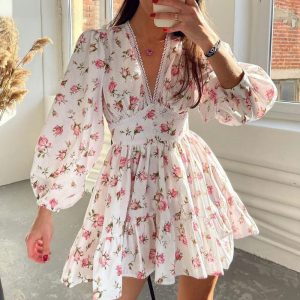 This Women's Fall Chic Sweet Floral Print v-Neck Puff Sleeve a-Line Dress Design Made Of High Quality Polyster And Spandex Material. It Is Stretchy