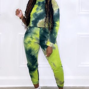 This Women's Fall Winter Tie Dye Long Sleeve Plus Size Two Piece Pants Set Design And Made Of Comfortable And Elastic Fabric. Wholesale Plus Size Two Piece Sets Is a Must-Have Item For Curvy Ladies. Two Piece Sets Can Either Be Worn Together Or Individually