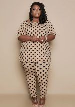 This Women's Plus Size Print Short Sleeve Pants Set Two-Piece Pajamas Set Design And Made Of Comfortable And Elastic Fabric. Wholesale Plus Size Two Piece Sets Is a Must-Have Item For Curvy Ladies. Two Piece Sets Can Either Be Worn Together Or Individually