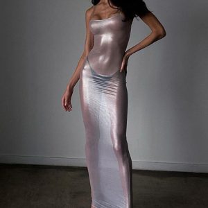 Cette robe longue à bretelles transparentes pour femmes, de style printemps-été et boîte de nuit, est fabriquée en polyester et en élasthanne de haute qualité.