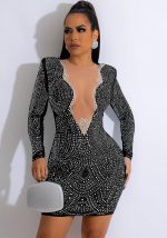 This Women's Fashion Solid Color Beaded Mesh v-Neck Long Sleeve Dress Design Made Of High Quality Polyster And Spandex Material