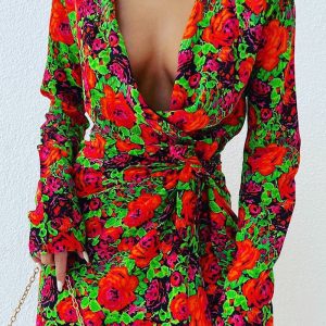 This Women's Full Floral Long Sleeve Deep v Lace-Up Dress Design Made Of High Quality Polyster And Spandex Material. Print Dresses Is More Interesting And Stylish. Print Maxi Dresses Is One Of The Popular Item For Islander Vocations. Women¡¯s Print Dresses At Global Lover Comes With Forever Floral