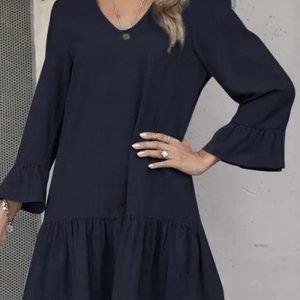 Questo Midi delle donne allentato colore solido pieghettato Bell Bottom Mezza manica delle donne Linen Dress Design Fatto di alta qualità Polyster e materiale Spandex. E 'elastico