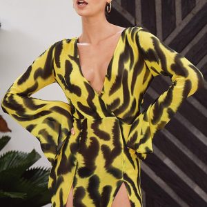 This Women's See-Through Print Sexy Bell Bottom Sleeve Slit Bodycon Dress Design Made Of High Quality Polyster And Spandex Material. It Is Stretchy