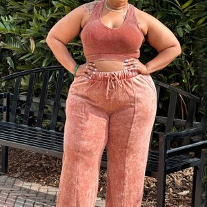 This Women's Sleeveless Open Waist Bolero Elastic Waist Wide Leg Pants Plus Size Set Design And Made Of Comfortable And Elastic Fabric. Wholesale Plus Size Two Piece Sets Is a Must-Have Item For Curvy Ladies. Two Piece Sets Can Either Be Worn Together Or Individually