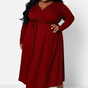 This Women's Solid Chic Cross v-Neck Tie Plus Size Dress Made Of Soft And Elastic Fabric. Global Lover Wholesale Plus Size Dresses And Hope Curvy Ladies Find Here a Warm And Exciting Place To Shop Affordable Curvy Dresses Online - Plus Size Casual