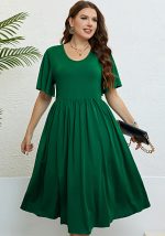 This Women's Summer Green Round Neck Slim Waist Plus Size a-Line Dress Made Of Soft And Elastic Fabric. Global Lover Wholesale Plus Size Dresses And Hope Curvy Ladies Find Here a Warm And Exciting Place To Shop Affordable Curvy Dresses Online - Plus Size Casual