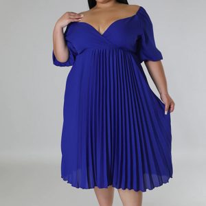 This Women's v Neck Hem Pleated Short Sleeves Plus Size Dress Made Of Soft And Elastic Fabric. Global Lover Wholesale Plus Size Dresses And Hope Curvy Ladies Find Here a Warm And Exciting Place To Shop Affordable Curvy Dresses Online - Plus Size Casual