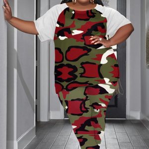 This Women's Cute Plus Size Raglan Print Two-Piece Set Design And Made Of Comfortable And Elastic Fabric. Wholesale Plus Size Two Piece Sets Is a Must-Have Item For Curvy Ladies. Two Piece Sets Can Either Be Worn Together Or Individually