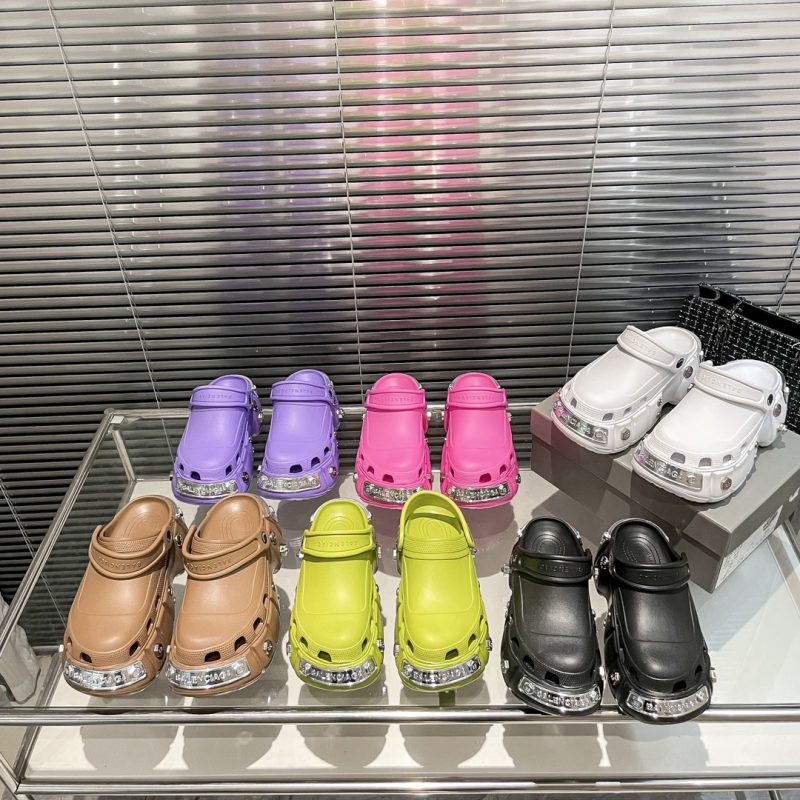 [Balenciaga] New thick-soled big-toe shoes Increased thick-soled anti-fall and anti-kick These are the characteristics of this model that I believe many shoes can't do Multiple colors to choose from