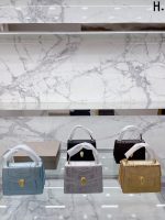 Replica della borsa Bvlgari