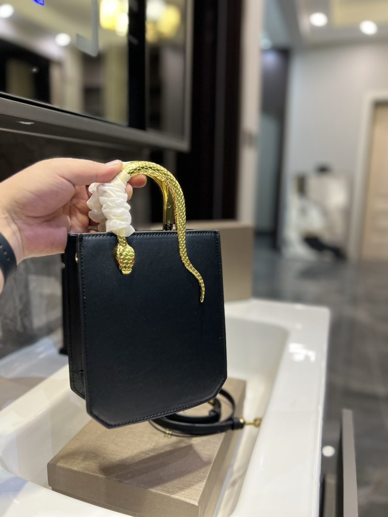 Replica della borsa Bvlgari