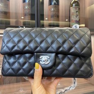 Upgraded with foldable sealed gift box Chanel 1112. 25CM inner and outer sheepskin silver hardware