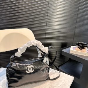 Chanel pure leather armpit bag