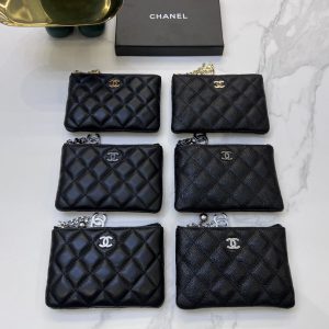 ⚠811 Chanel Correr monedero de piel de oveja Right⚠️You leer el precio correctamente [riendo] Está hecho de piel de oveja de piel de oveja [travieso] Se siente muy bien en la mano y es sin duda un pequeño monedero indispensable en su bolso que se puede atar a una bolsa grande No es ningún problema para poner dinero.