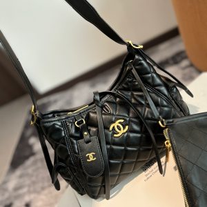 Chanel Yves Saint Laurent tote is so sexy and beautiful