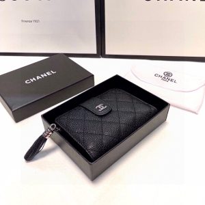 Color Black Size 15x10 The latest model from Chanel counters is now available! Made of caviar cowhide