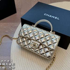 Chanel/Chanel transparent handle