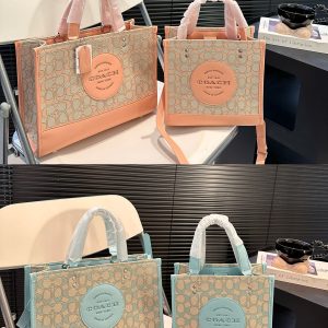Coach tote bags are not only good-looking but also good-looking. The key to the tote bag is that it is simple in shape and easy to use. The key is that it is super good-looking