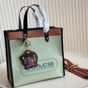 Coach new field tote