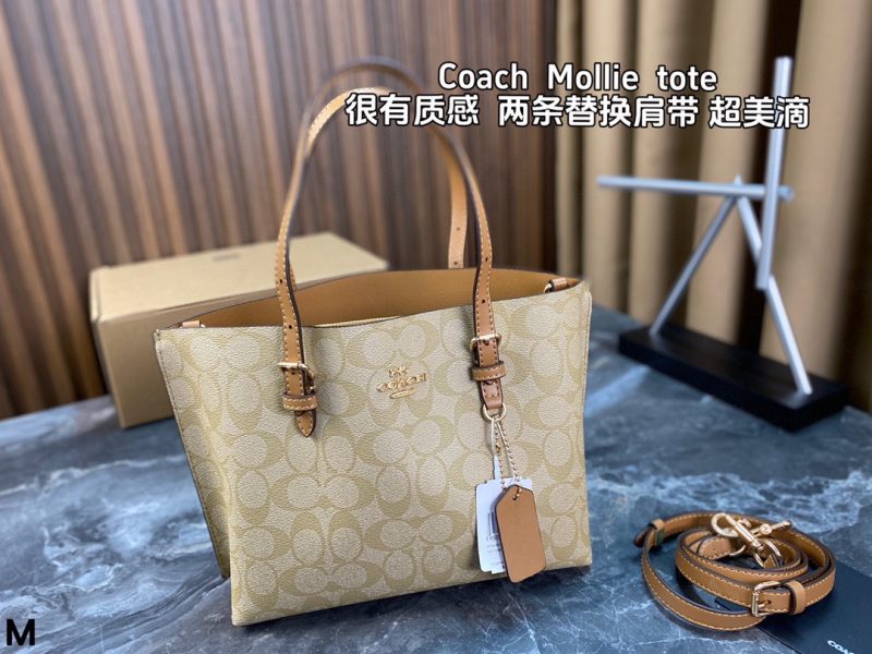 Coach Tote La sottile borsa tote in pelle è perfetta per la scuola