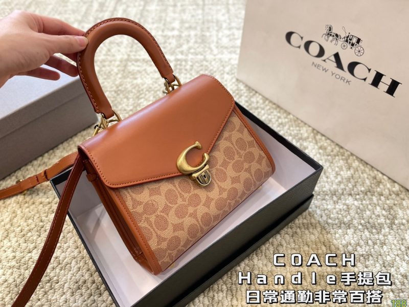 COACH camera bag with folding box is not only practical and versatile