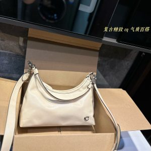 Coach new Juliet hobo