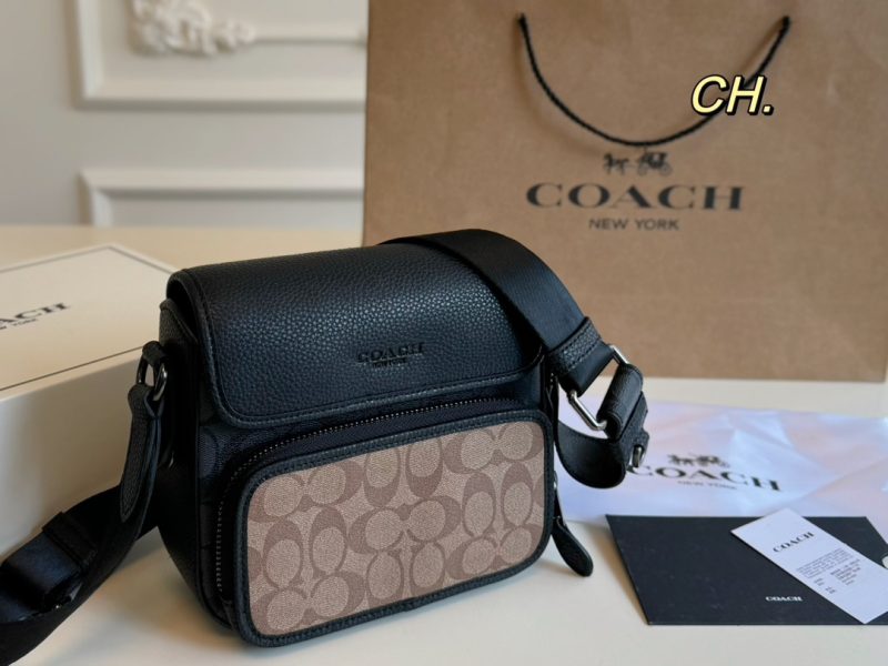 El mismo estilo de bolsa de viaje en los mostradores de Coach