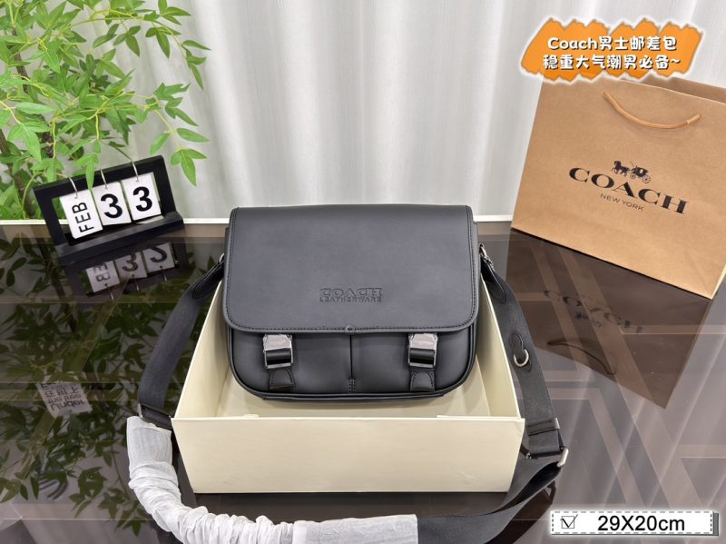 The Coach Crescent Bag armpit bag with folding box is really a masterpiece. In terms of design